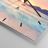 Clock face with lines