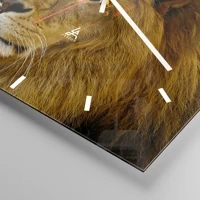 Clock face with lines