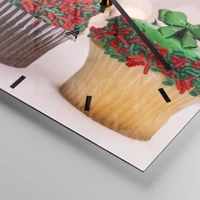 Clock face with lines