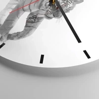 Clock face with lines