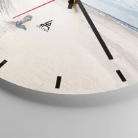 Clock face with lines
