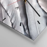 Clock face with lines