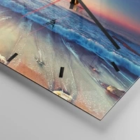 Clock face with lines