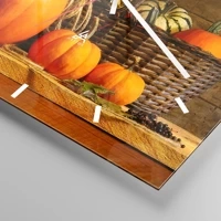 Clock face with lines