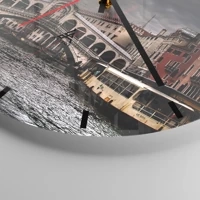 Clock face with lines