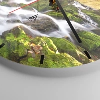 Clock face with lines