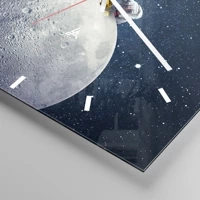 Clock face with lines