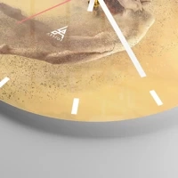 Clock face with lines