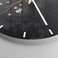 Clock face with lines