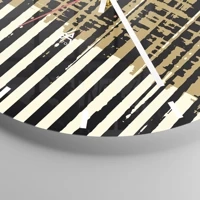 Clock face with lines