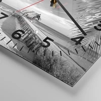 Clock face with numbers