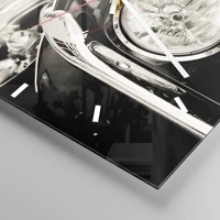 Clock face with lines