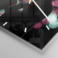 Clock face with lines