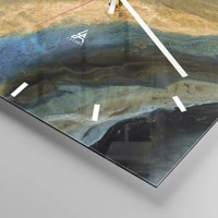 Clock face with lines