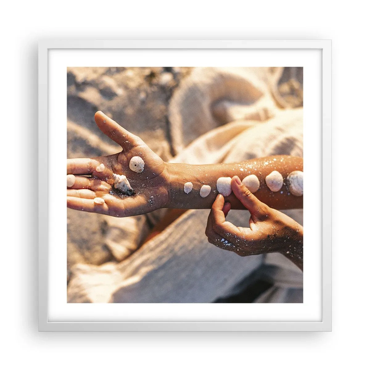 Poster in white frmae - Beauty at Hand - 50x50 cm