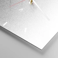 Clock face with lines