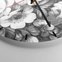 Clock face with lines