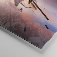 Clock face with lines