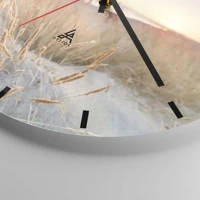 Clock face with lines