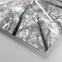 Clock face with lines