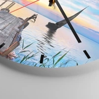 Clock face with lines