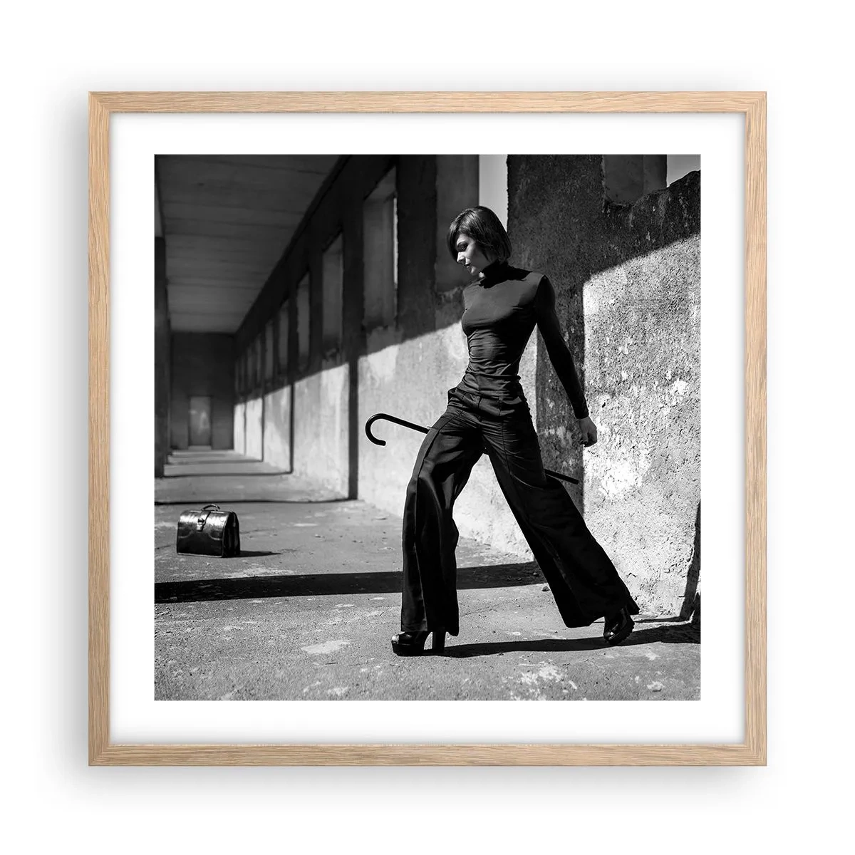 Poster in light oak frame - City Chic - 50x50 cm