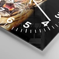 Clock face with numbers