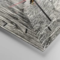 Clock face with lines