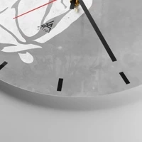 Clock face with lines