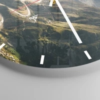 Clock face with lines