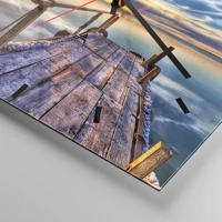 Clock face with lines