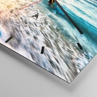 Clock face with lines