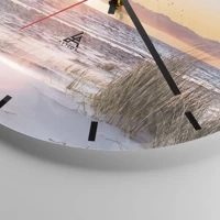 Clock face with lines