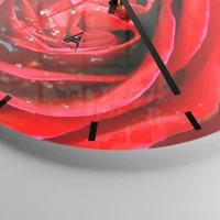 Clock face with lines