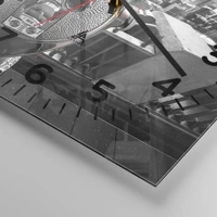 Clock face with numbers