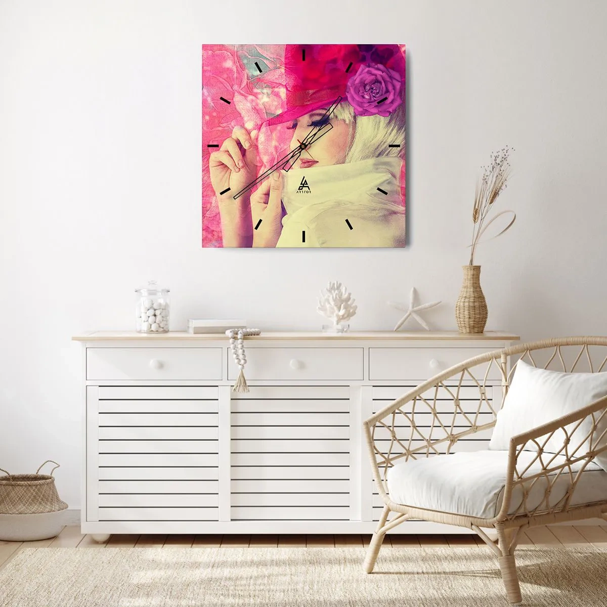 Wall clock - Clock on glass - Retro Portrait in Pink - 30x30 cm