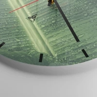 Clock face with lines
