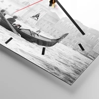 Clock face with lines