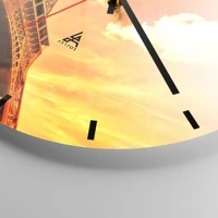 Clock face with lines