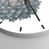 Clock face with lines
