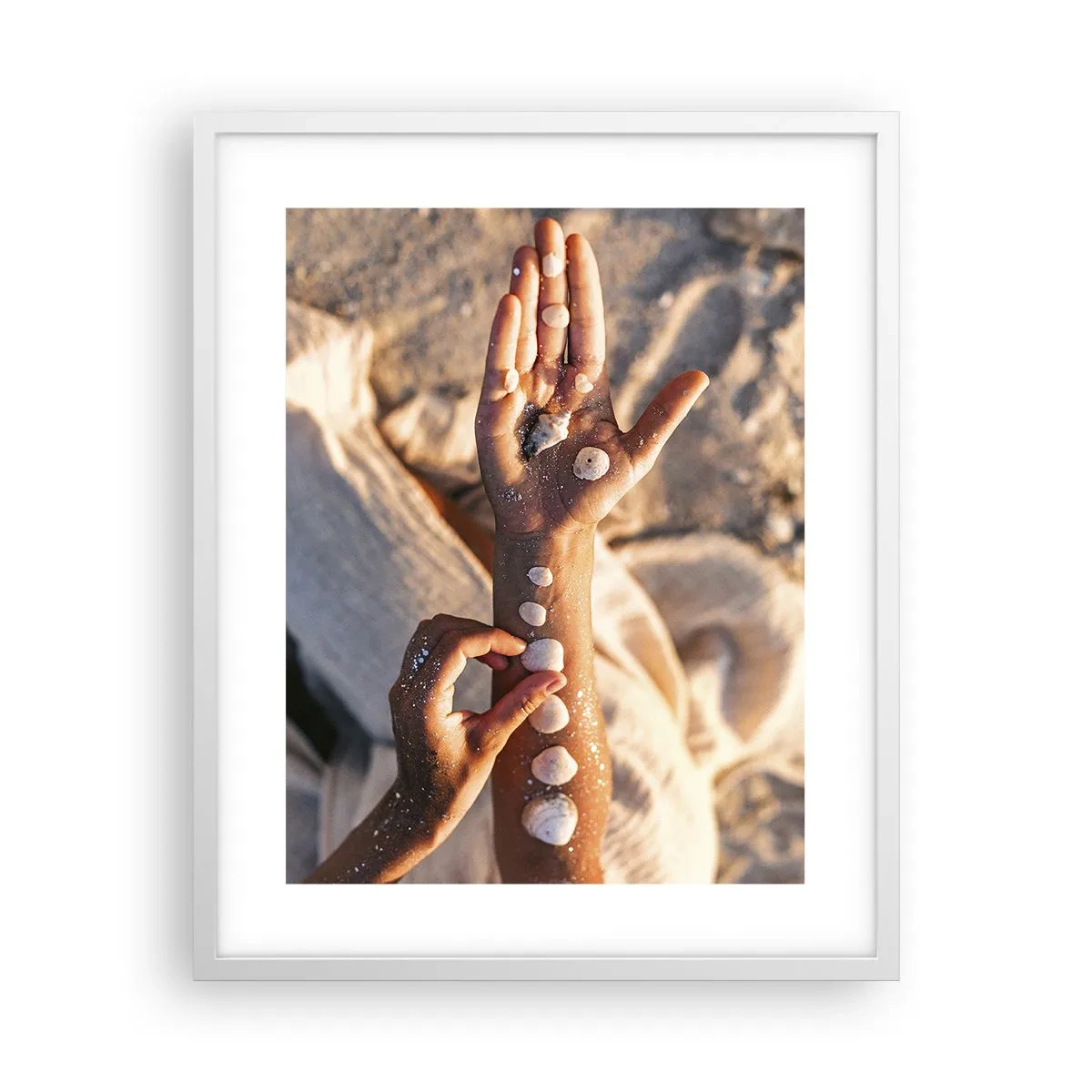 Poster in white frmae - Beauty at Hand - 40x50 cm