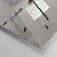 Clock face with lines