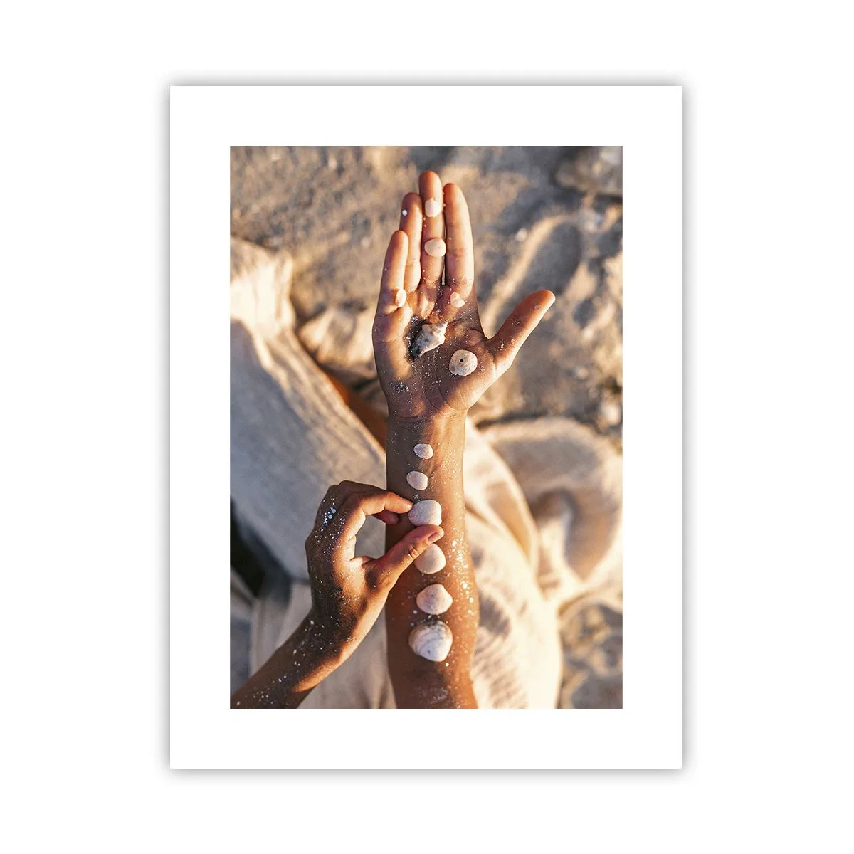 Poster - Beauty at Hand - 30x40 cm