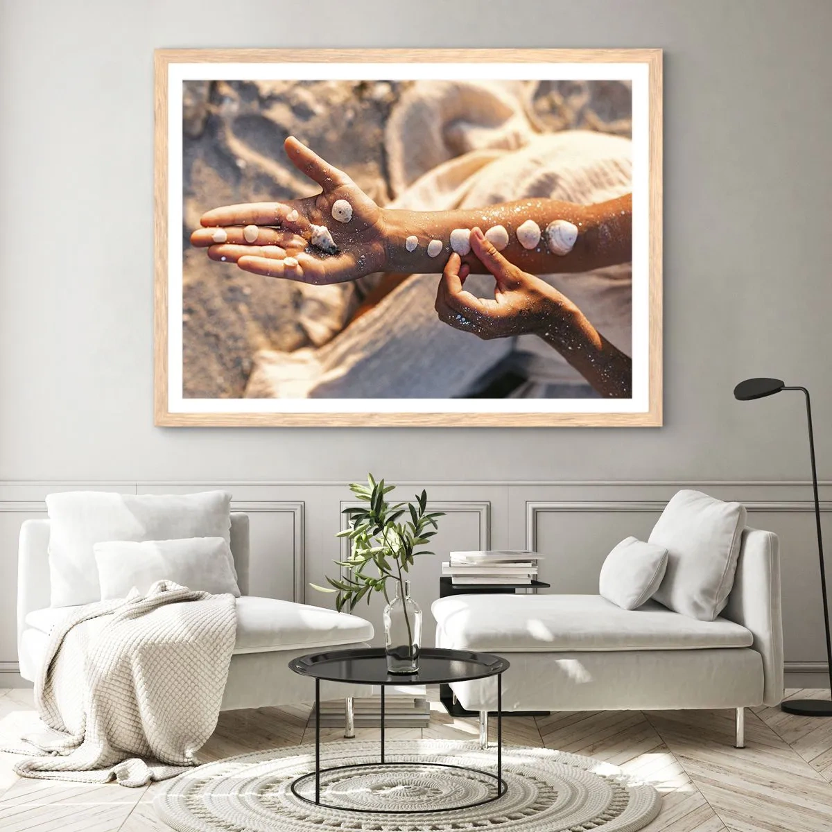 Poster in light oak frame - Beauty at Hand - 70x50 cm