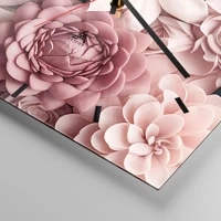 Clock face with lines