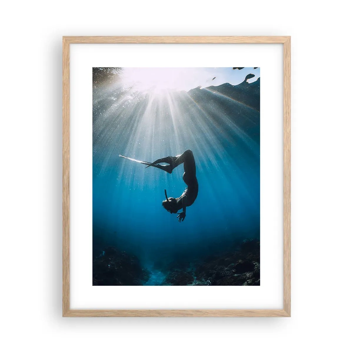 Poster in light oak frame - Underwater dance - 40x50 cm