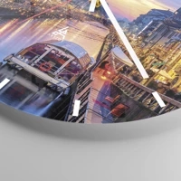 Clock face with lines