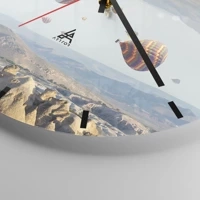 Clock face with lines