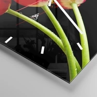 Clock face with lines