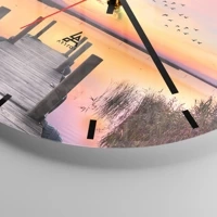 Clock face with lines